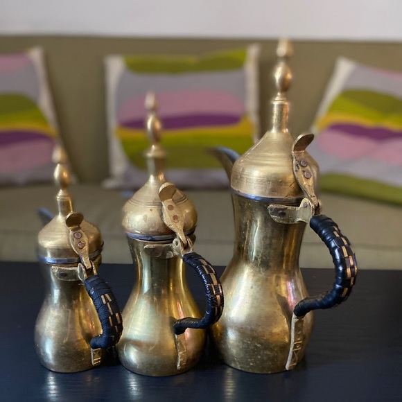 Brass Antique Set of 3 Arabic Coffee Pots - Picture 3 of 9